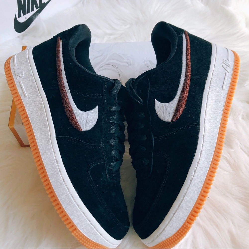 Air Force 1 LX - Picture 5 of 8